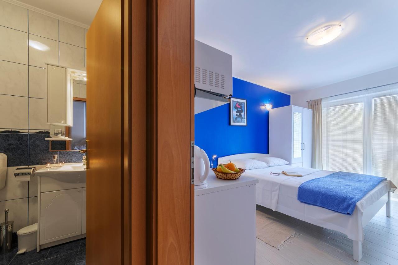 Apartments Canaria Пула Экстерьер фото