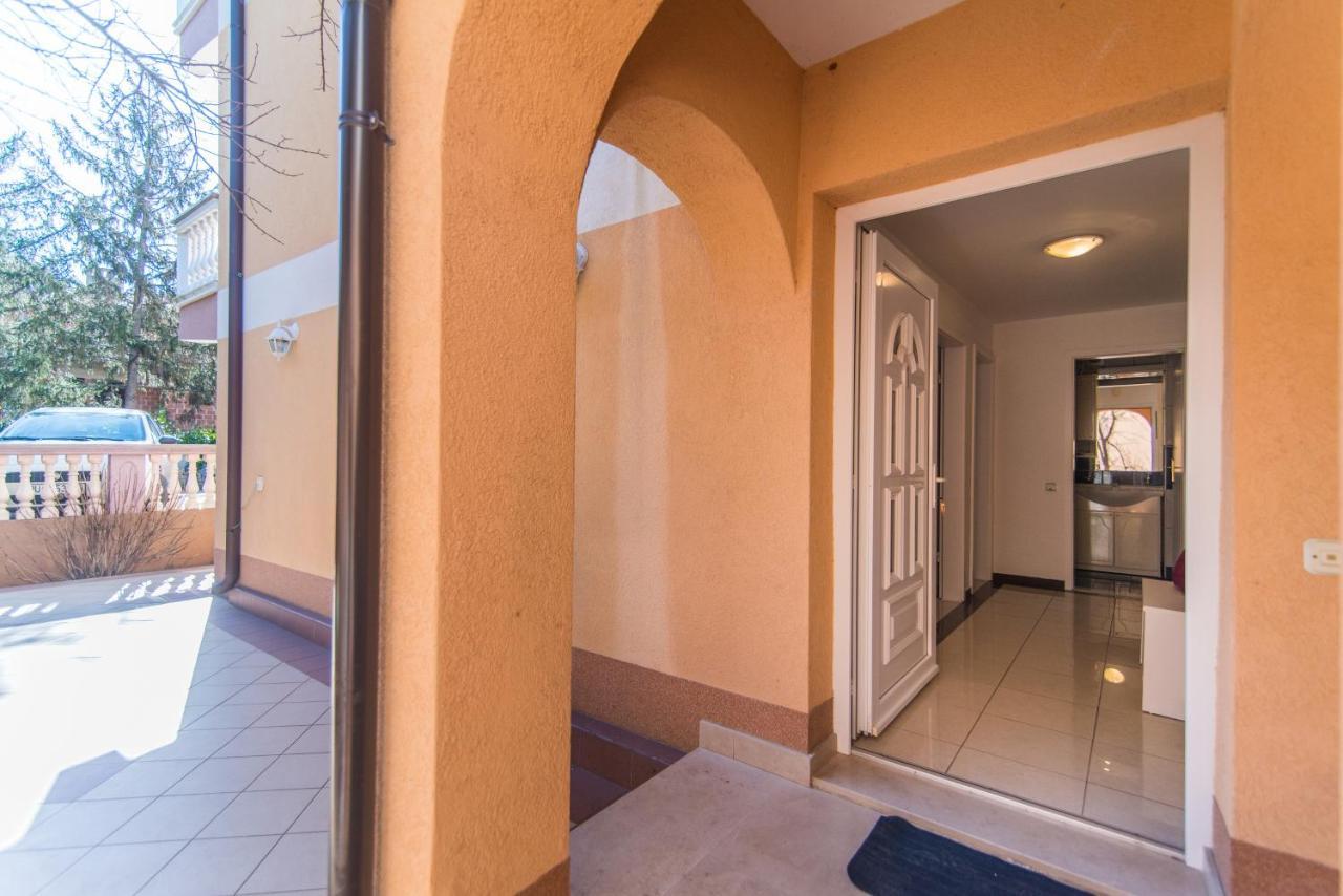 Apartments Canaria Пула Экстерьер фото